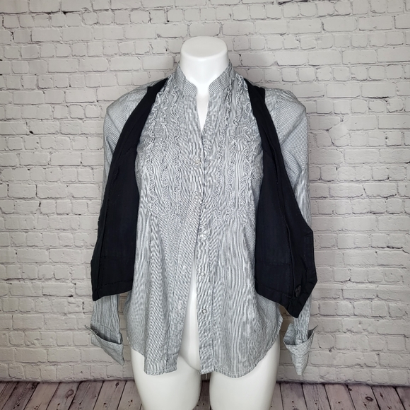 B. Moss Stripe Button-Down Shirt with Ruffle Front and Built-In Black Vest Sz S - Picture 3 of 7